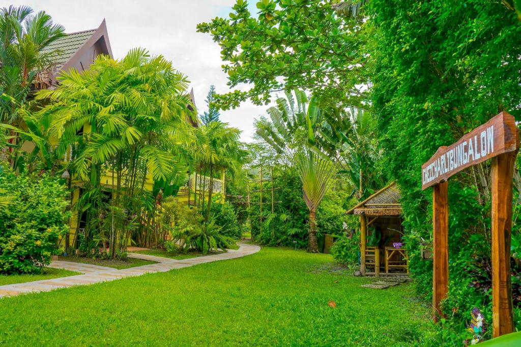 Zahrada ubytování Chez Charly Bungalow