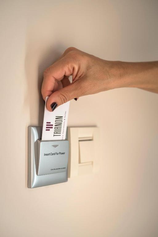 Trianon Luxury Apartments & Suites - 12