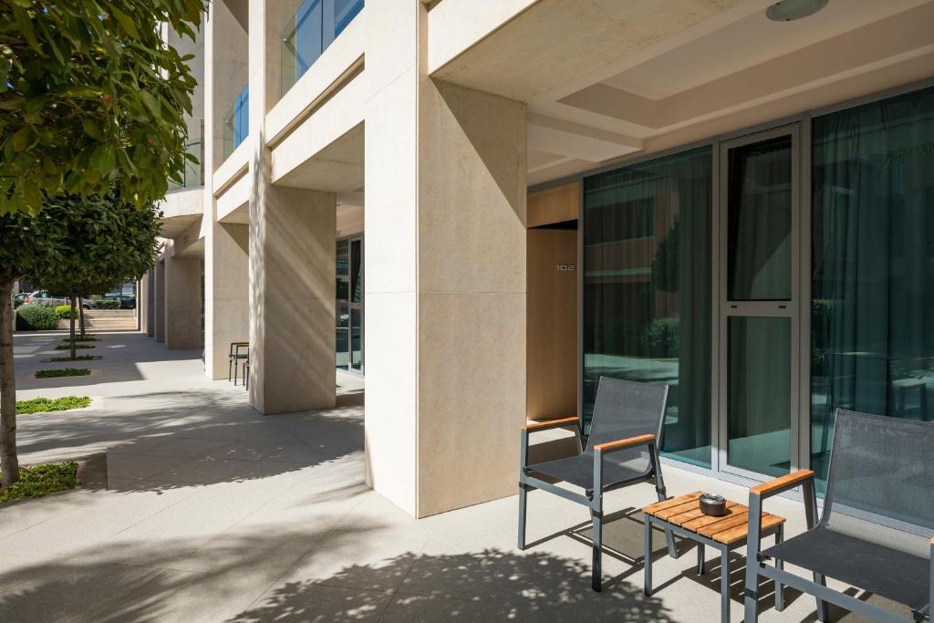 Trianon Luxury Apartments & Suites - 7