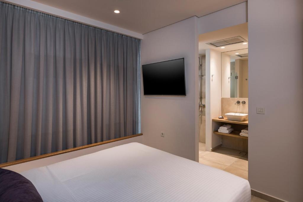 Trianon Luxury Apartments & Suites - 19