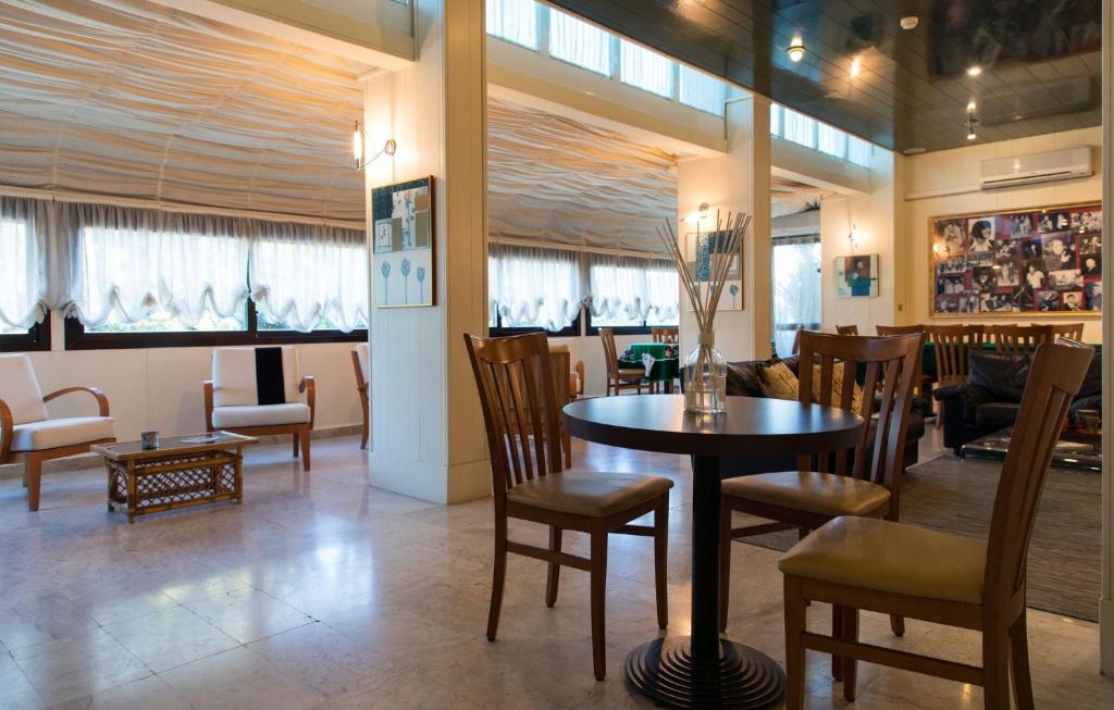 Posezení v ubytování Savoy Hotel