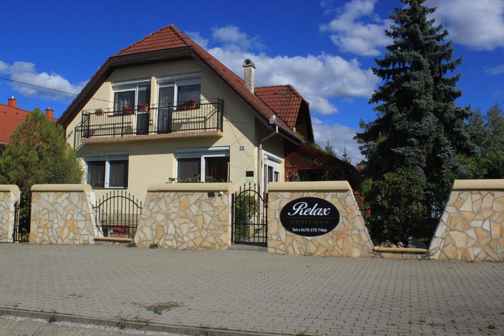 Budynek, w którym mieści się apartament