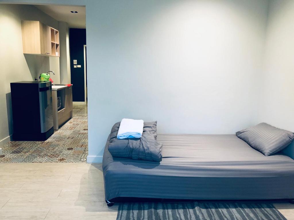 Alley living rama8 - 7