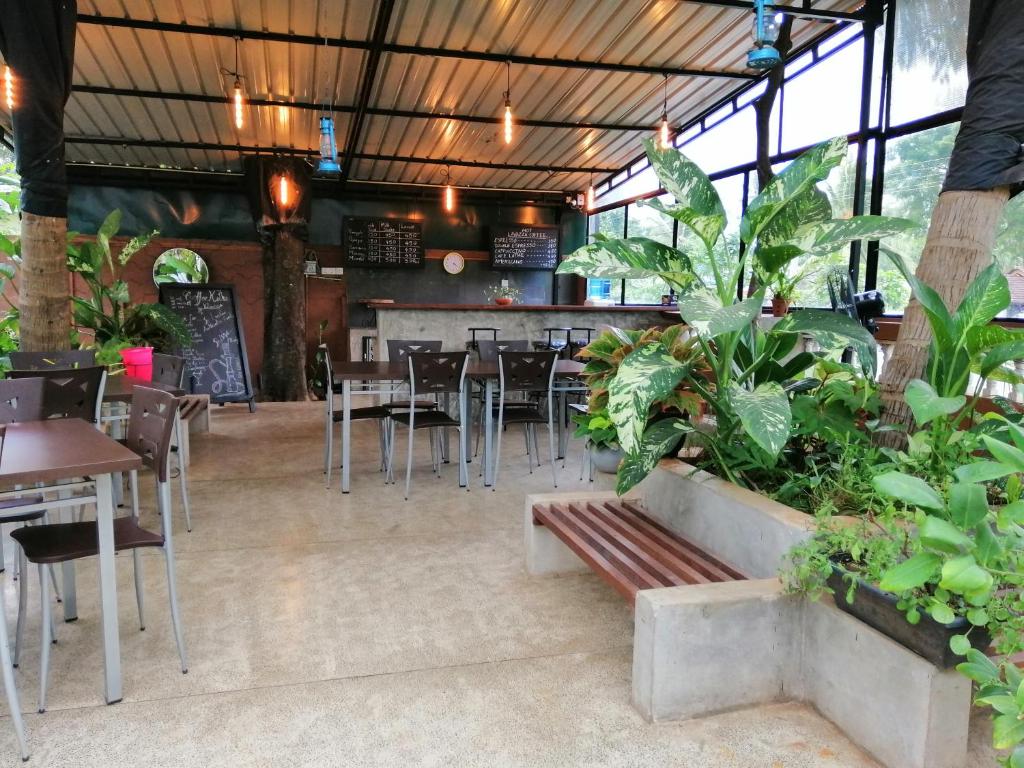 Restaurace v ubytování Kutumbaya