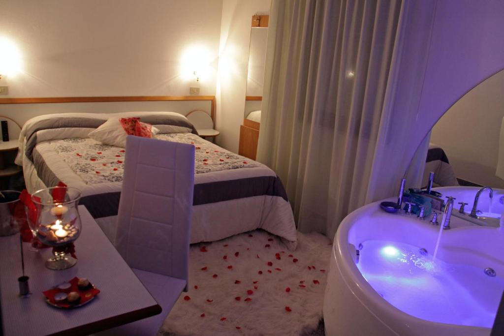 
Double Room with Spa Bath
