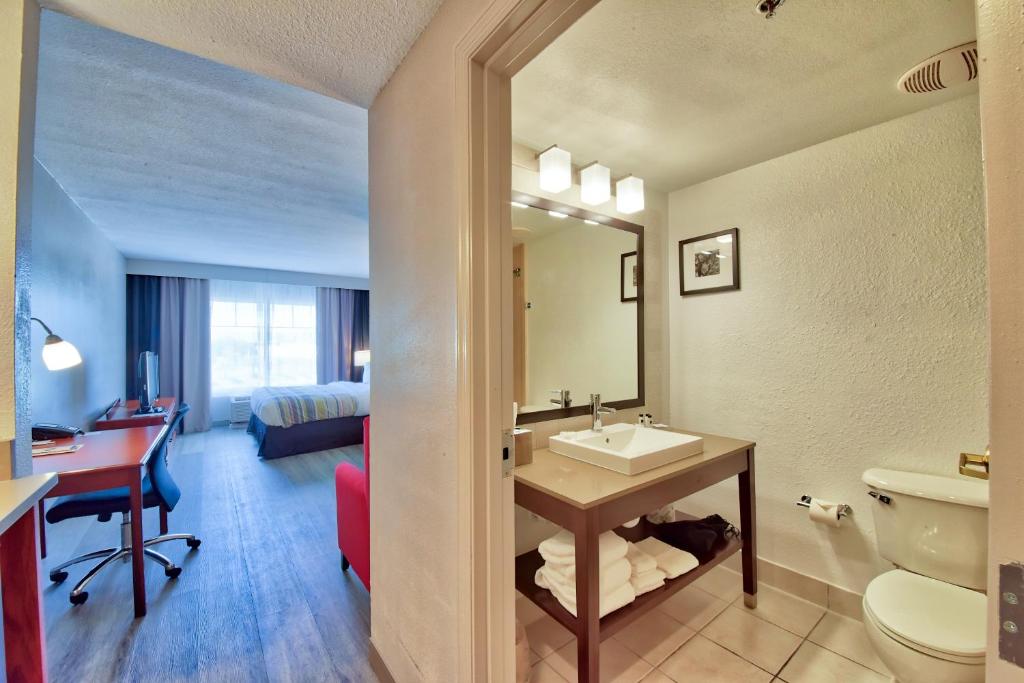 Country Inn & Suites by Radisson Ocala Southwest - King Studio Met Bankbed - Niet -roken