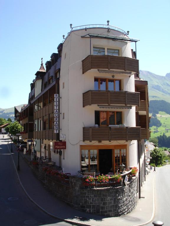 Nespecifikovaný výhled na hory nebo výhled na hory při pohledu z hotelu