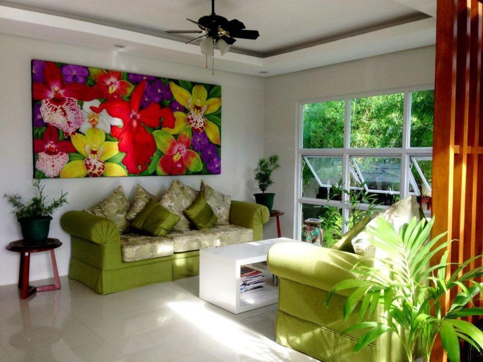 Uma área de estar em Greenspace Palawan