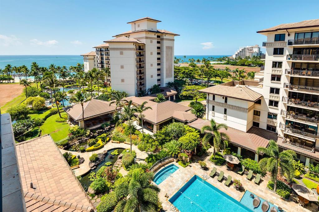Bazén v ubytování Beach Villas at Ko Olina 5th floor Ocean View nebo v jeho okolí