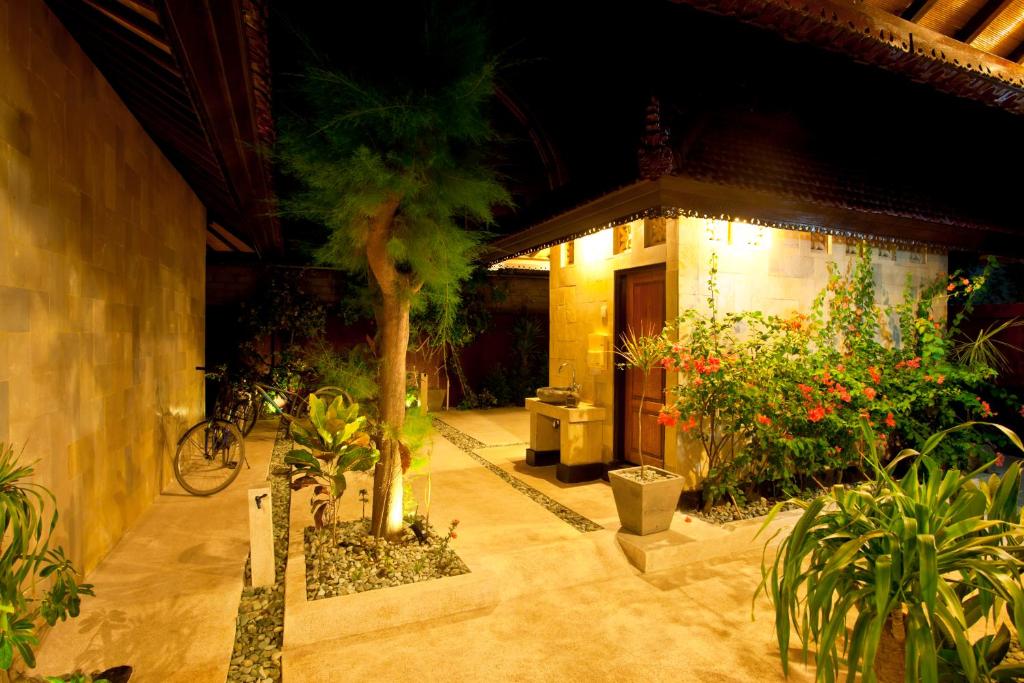 Zahrada ubytování Senang Villa Gili Air