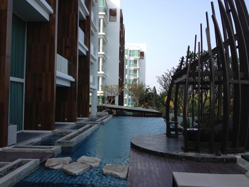 Bazén v ubytování Mida de Sea Residence Hua Hin nebo v jeho okolí