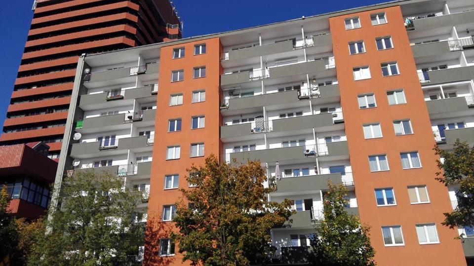 Powstańców Wielkopolskich 12 - 11