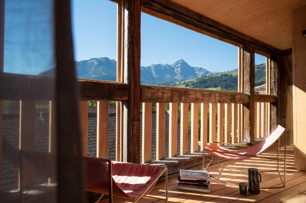 Nespecifikovaný výhled na hory nebo výhled na hory při pohledu z hotelu