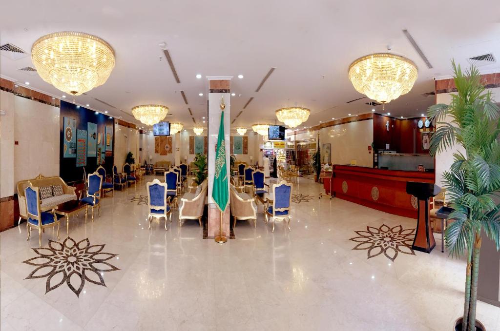 Restaurace v ubytování Amjad Al Deafah Hotel