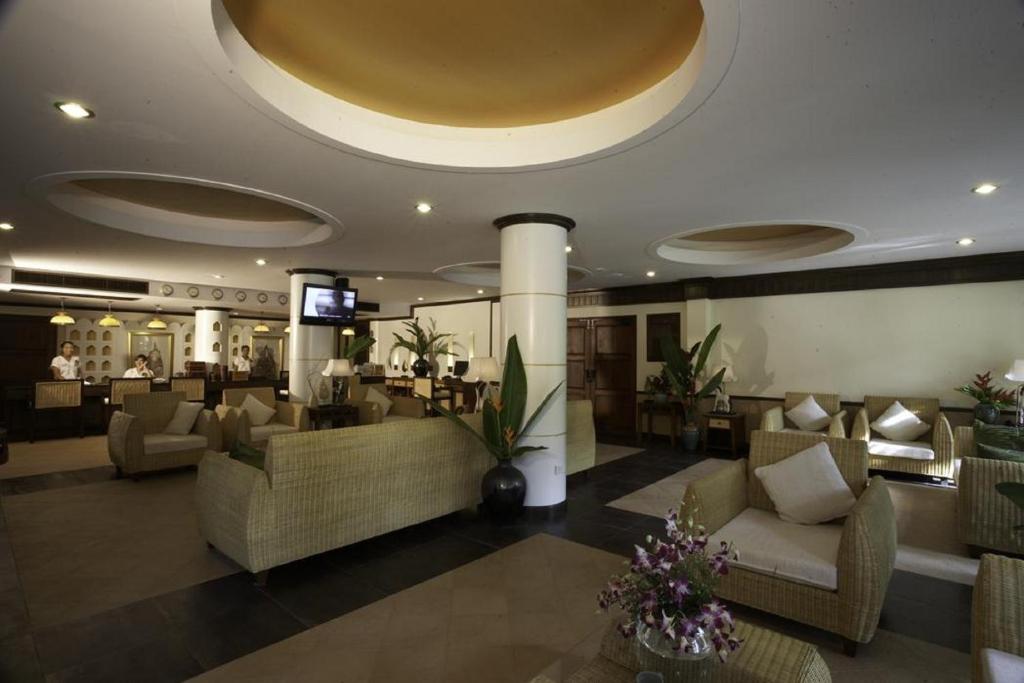 Ein Sitzbereich in der Unterkunft Salad Buri Resort- SHA Extra Plus