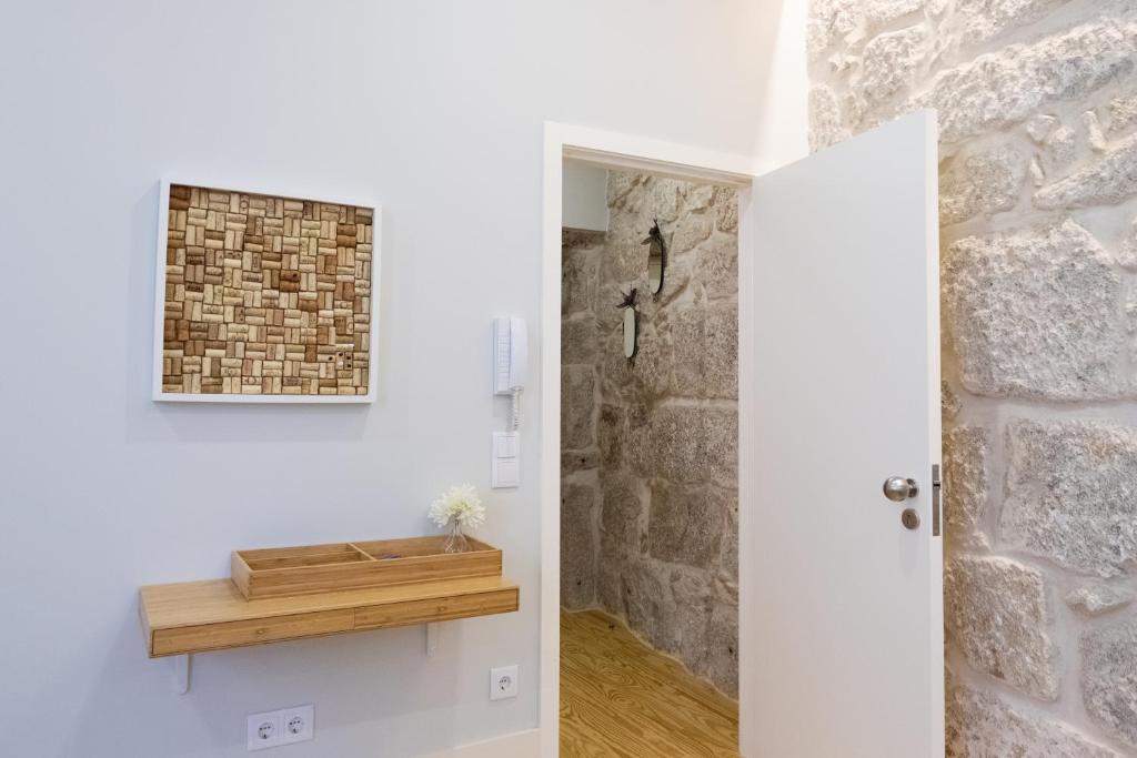 Alda's Vintage Apartments with Free Parking - 15