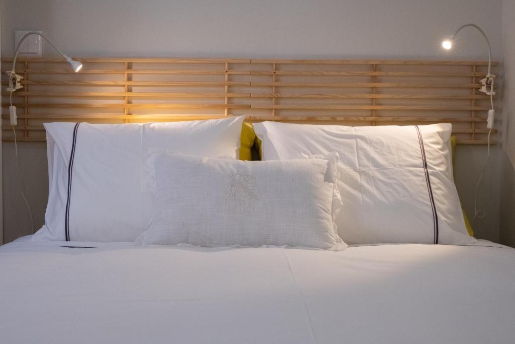 Alda's Vintage Apartments with Free Parking - 10