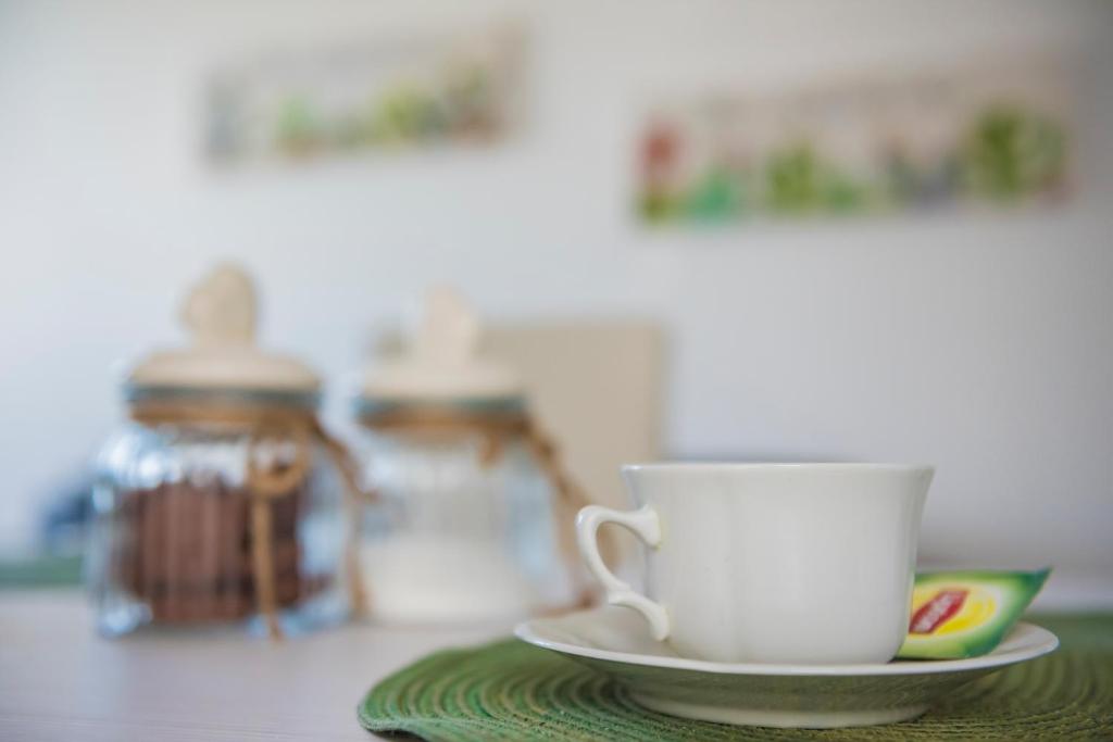 Příslušenství pro přípravu čaje a kávy v ubytování Casa Miramonti