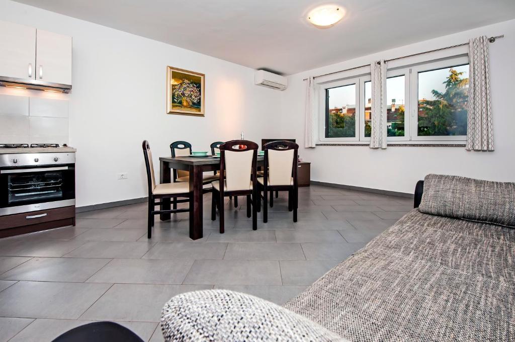 Kuchnia lub aneks kuchenny w obiekcie Apartments Centener