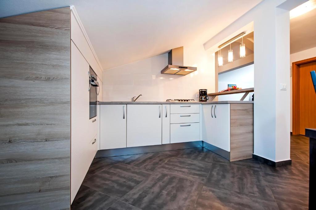 Kuchnia lub aneks kuchenny w obiekcie Apartments Centener