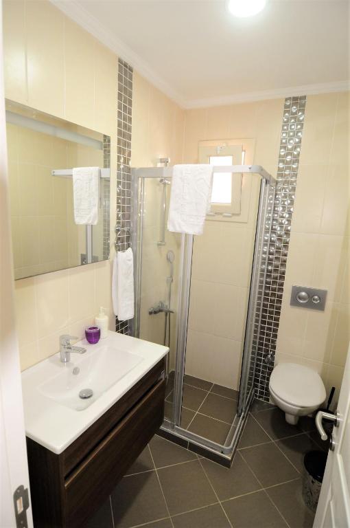 A bathroom at Alacati Eldoris Butik Hotel