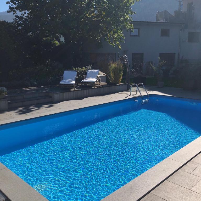 Bazén v ubytovaní Gerda Wellness Apartment alebo v jeho blízkosti