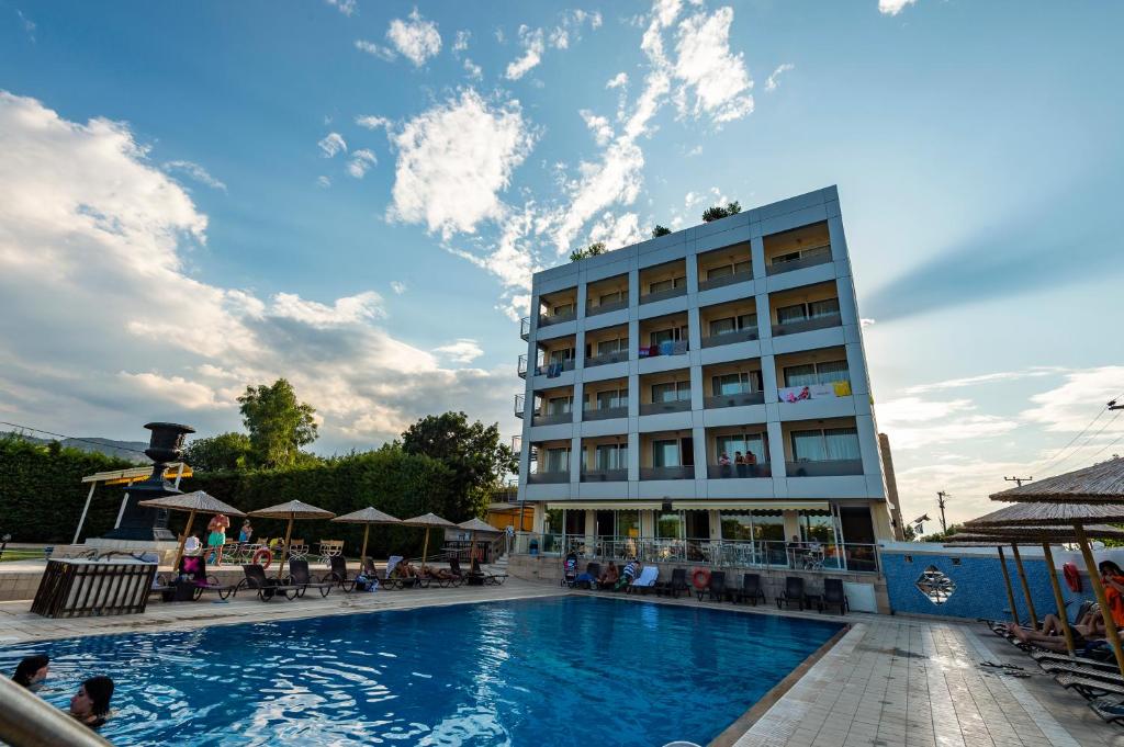 Basen w obiekcie Dolphin Resort & Conference lub w pobliżu