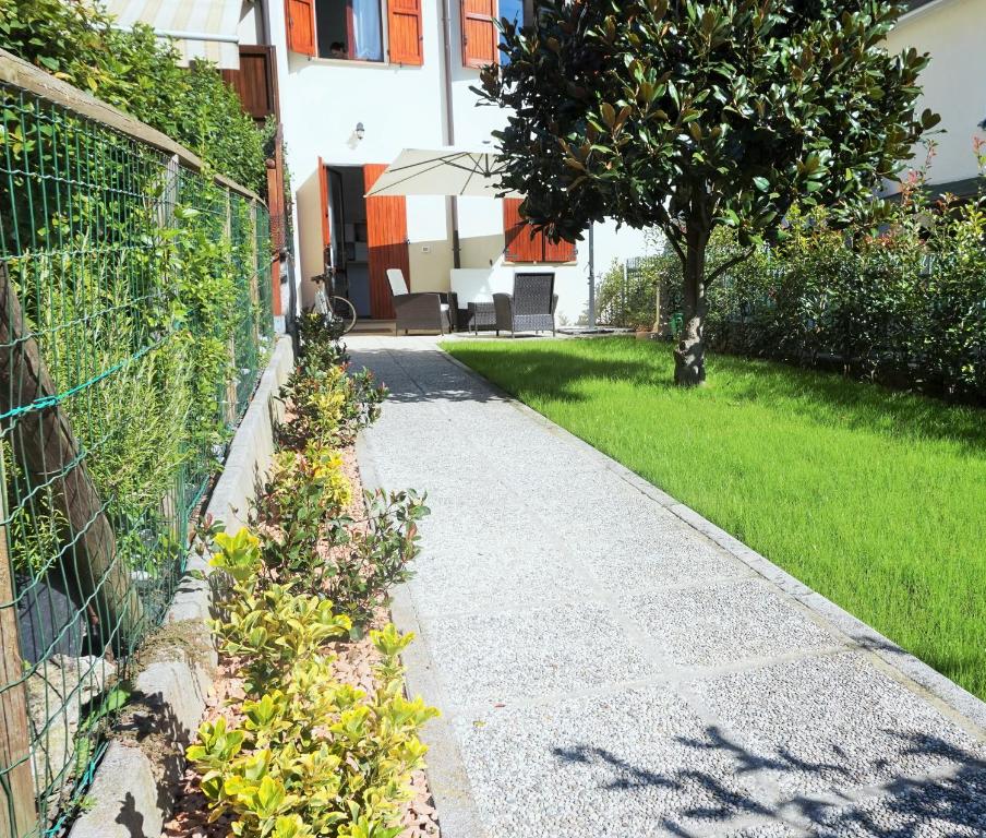 Ogród w obiekcie CaMagnolia Apartment