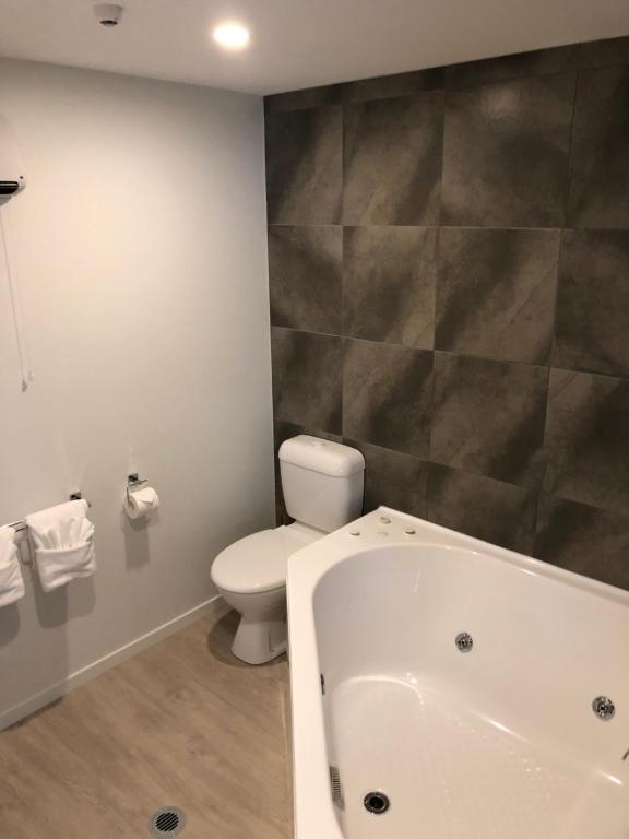 Baycourt Lakefront Motel - Resim 36