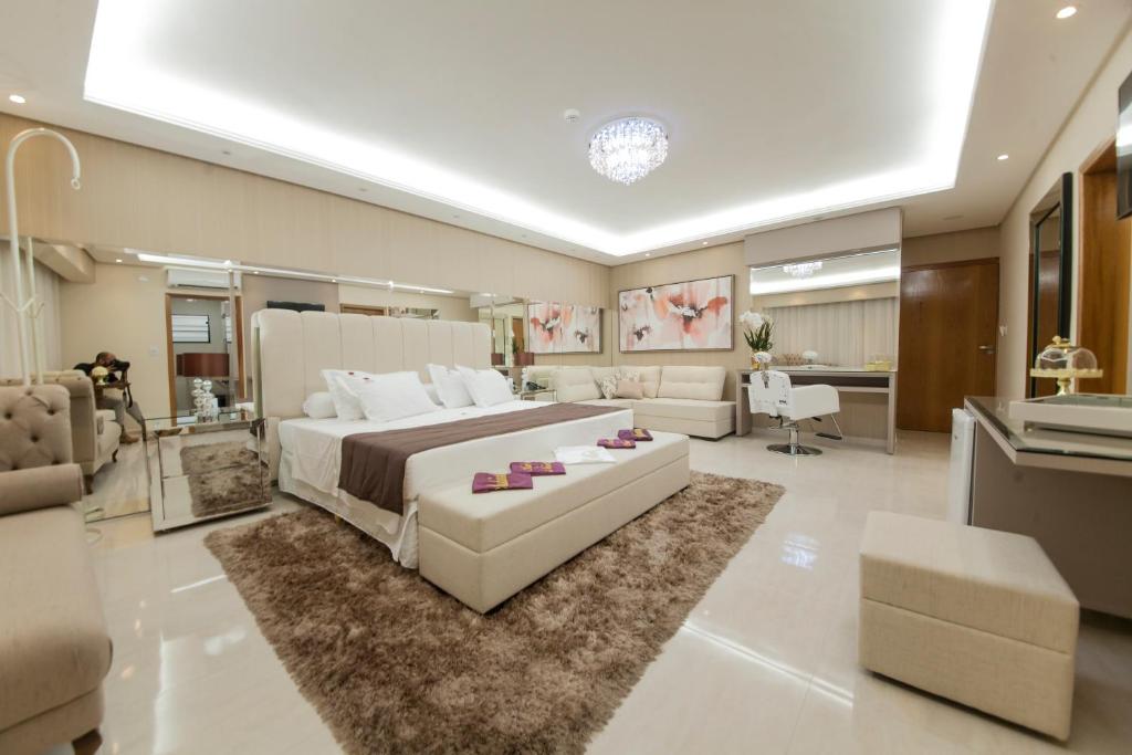  Nippon Palace Hotel