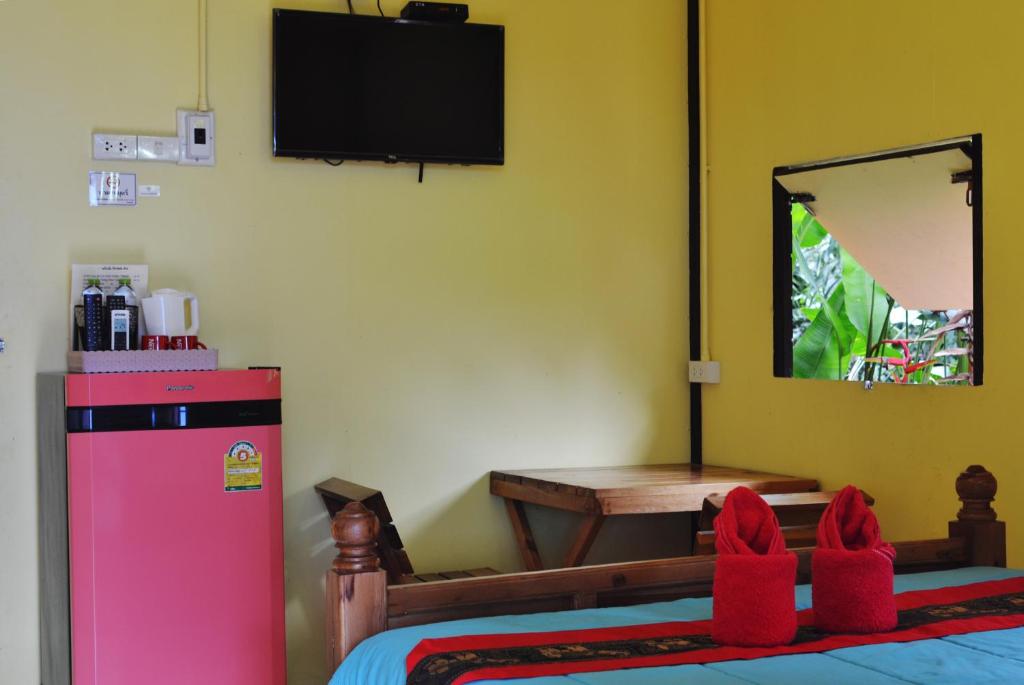 TV a/nebo společenská místnost v ubytování Khao Chang View Resort