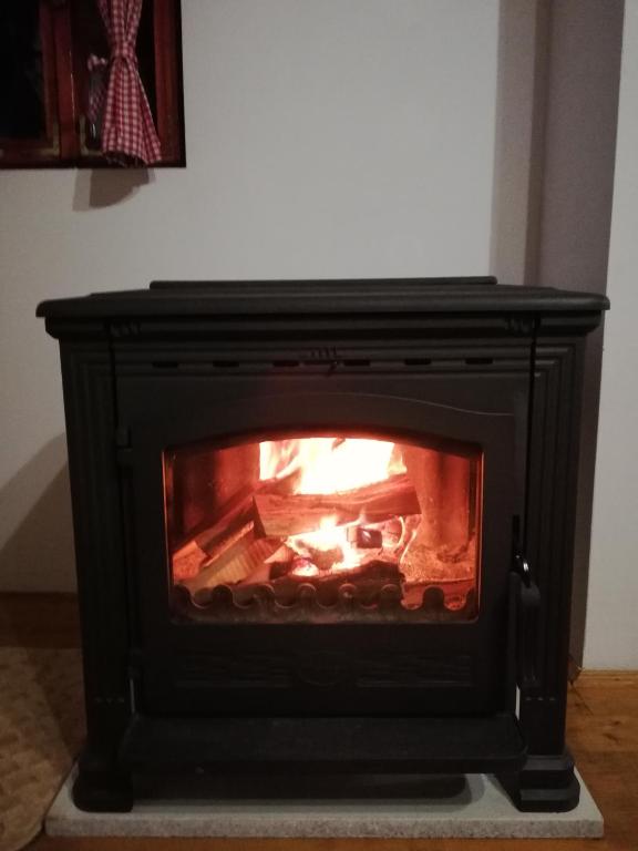 Pod orehom drvena kuća i sauna - 4