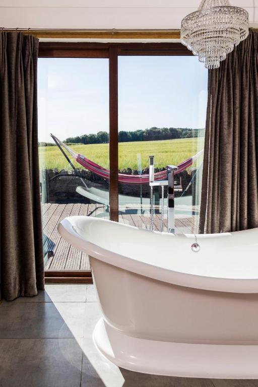 Gambar di galeri bagi The Hideaway Experience di Dundee