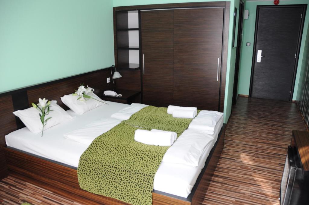 Green Hotel Budapest - Resim 12