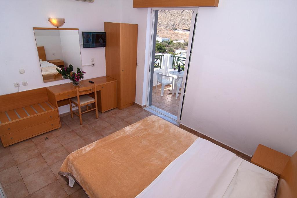 Lambis Studios & Apartments - 7