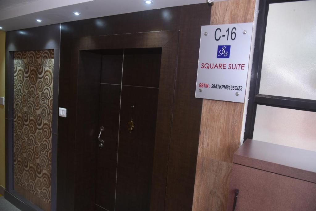 Certifikát, hodnocení, plakát nebo jiný dokument vystavený v ubytování Square Suite