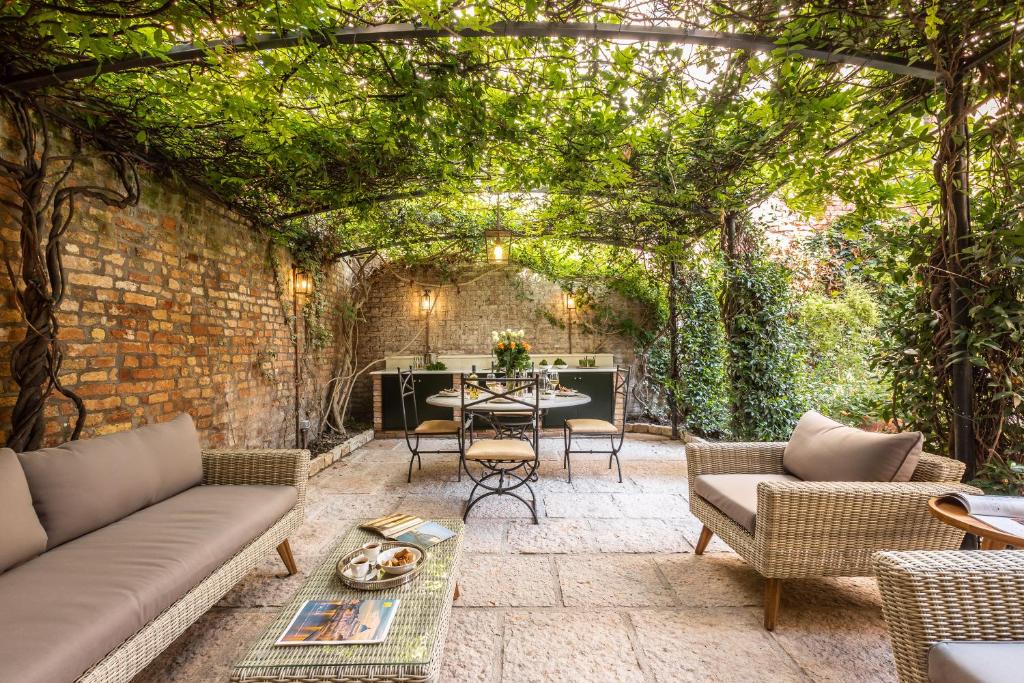 Gallery image of Luxury Garden House La Baruffa- Dimora Italia Collection - in Venice