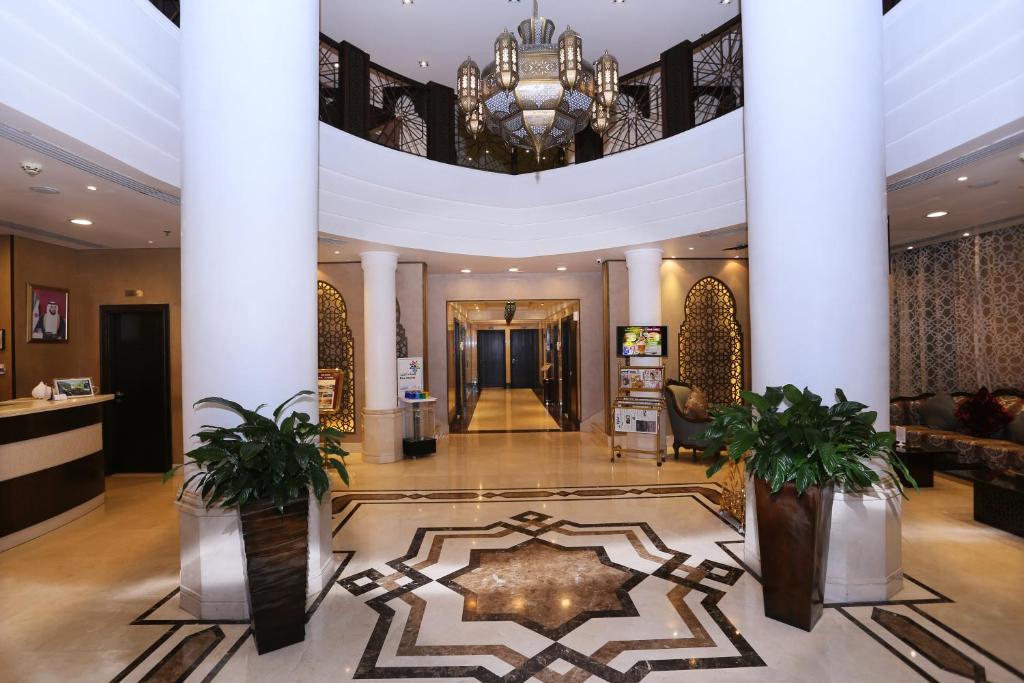 Лобби или стойка регистрации в Al Hamra Hotel