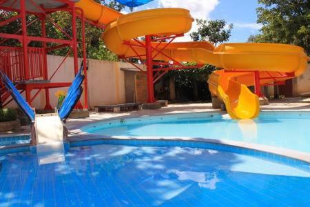  Apto em diRoma Resort piscina 24 hrs