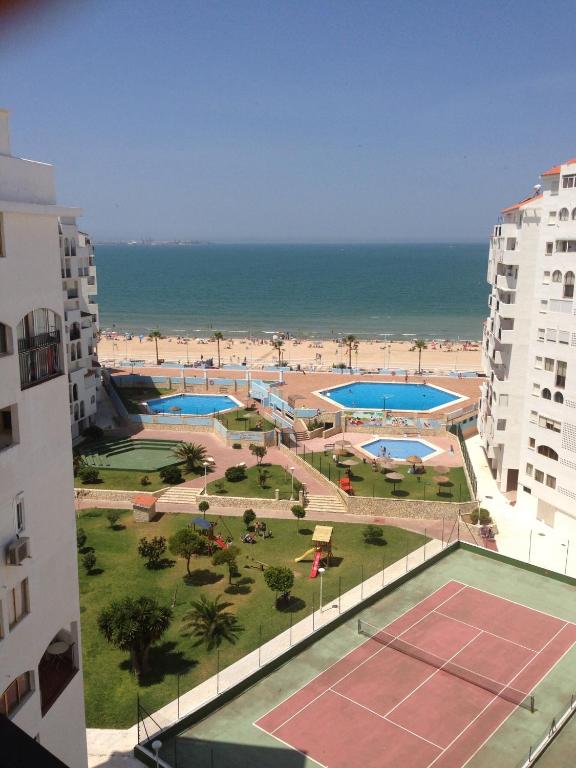 Zdjęcie z galerii obiektu Piso frente la playa de Valdelagrana w mieście El Puerto de Santa María