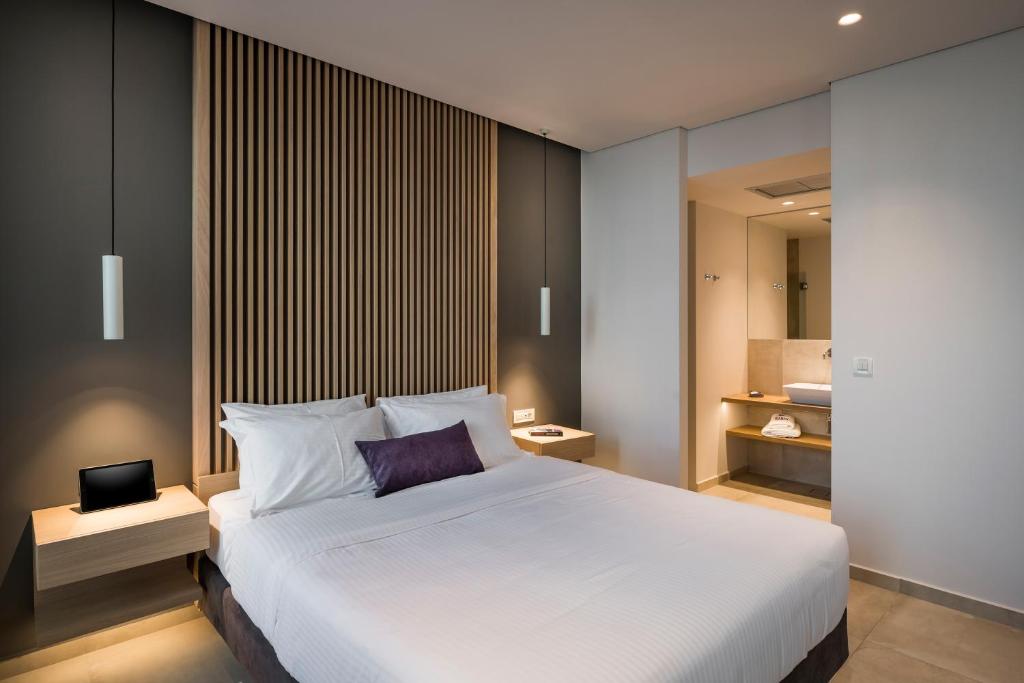 Trianon Luxury Apartments & Suites - 18