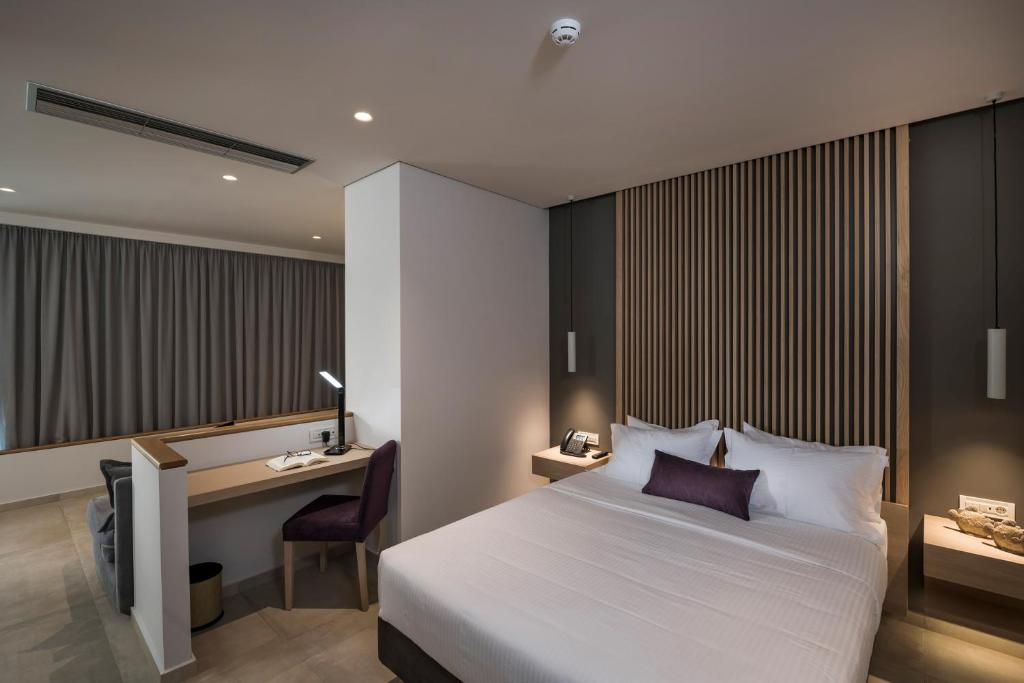 Trianon Luxury Apartments & Suites - 17