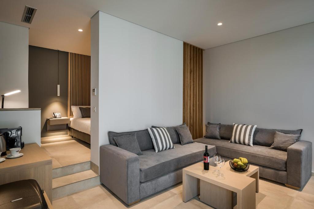 Posedenie v ubytovaní Trianon Luxury Apartments & Suites
