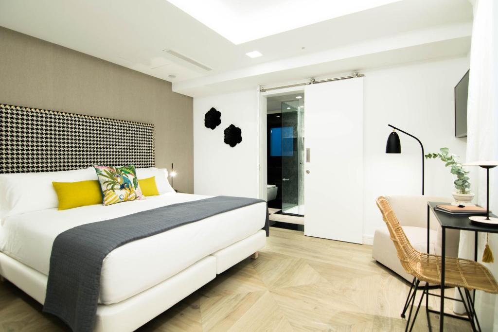 MYR Marqués House - 1