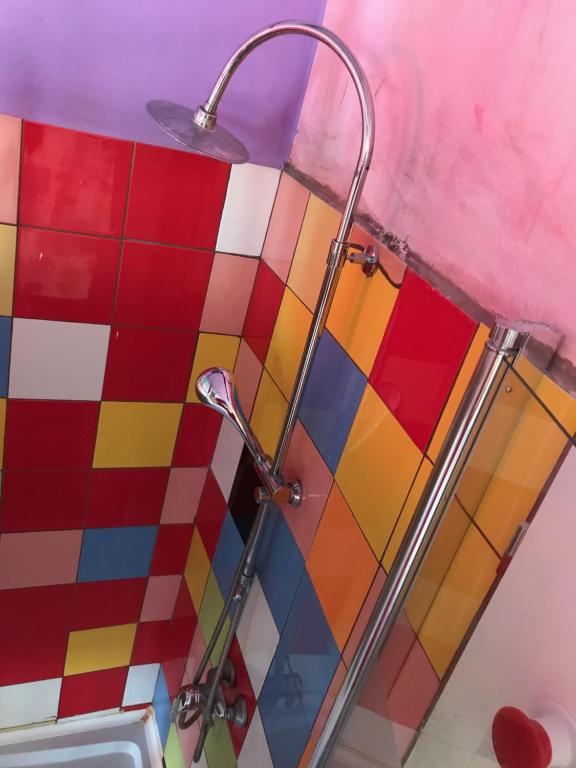 Hotel sebarozvoja s možnostou získania poznania a inšpirujúcich prostriedkov na uplatnovanie vedomia, premenu seba a prostredia interiéru - Resim 23