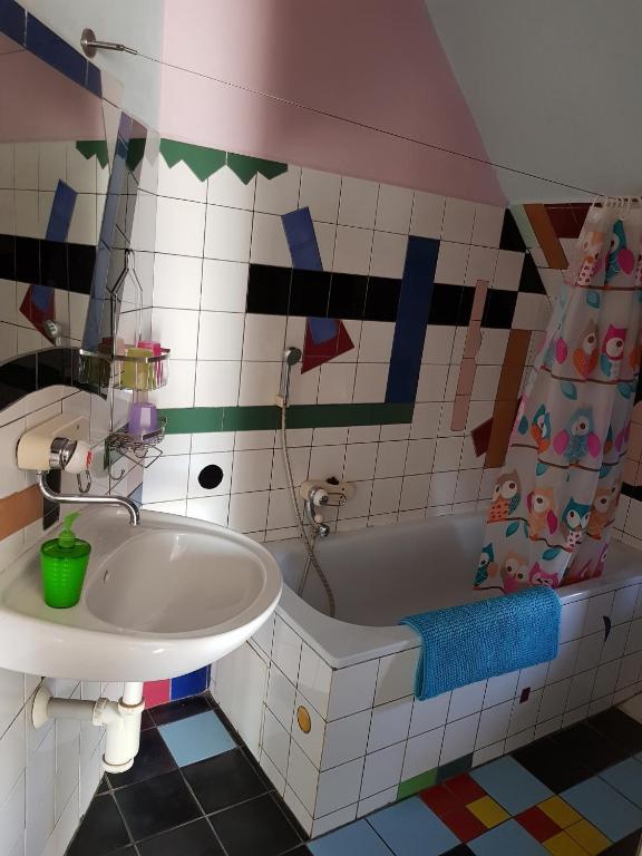 Hotel sebarozvoja s možnostou získania poznania a inšpirujúcich prostriedkov na uplatnovanie vedomia, premenu seba a prostredia interiéru - Resim 20