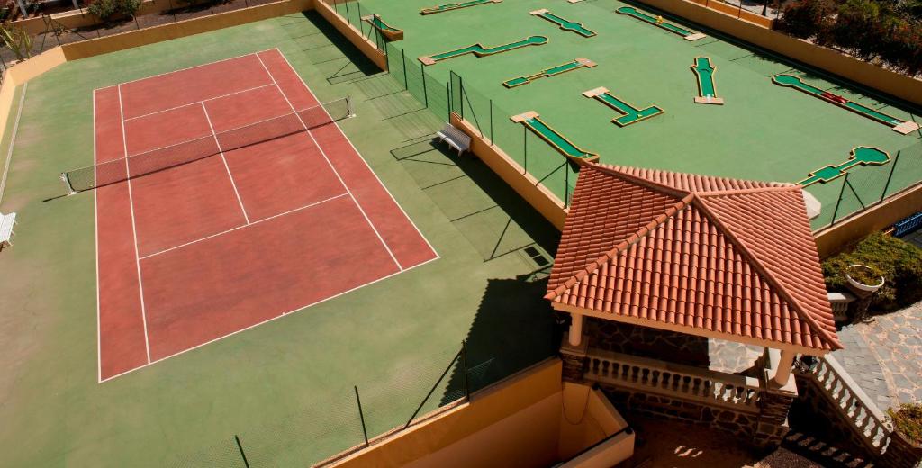 Attività di tennis o squash presso l'hotel o nelle vicinanze