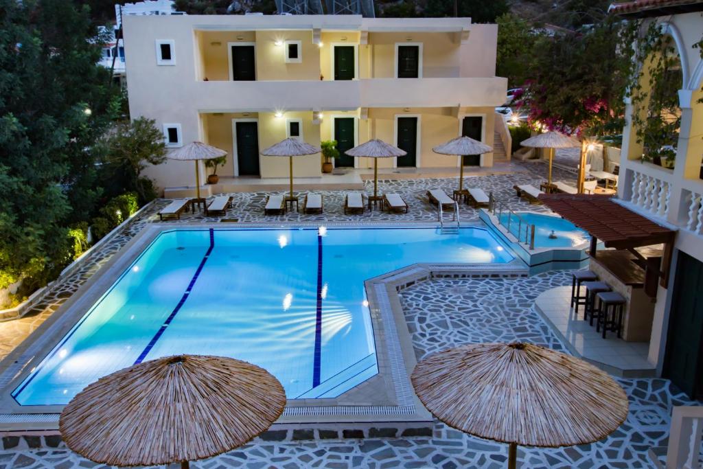 Basen w obiekcie Kyra Panagia Hotel lub w pobliżu