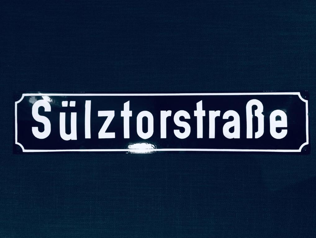 Sijil, anugerah, tanda atau dokumen lain yang dipamerkan di Zum Sülztor