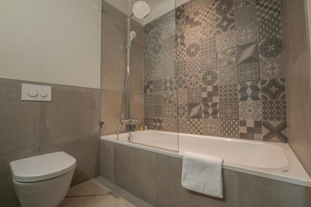 Koupelna v ubytování Focus Hotel